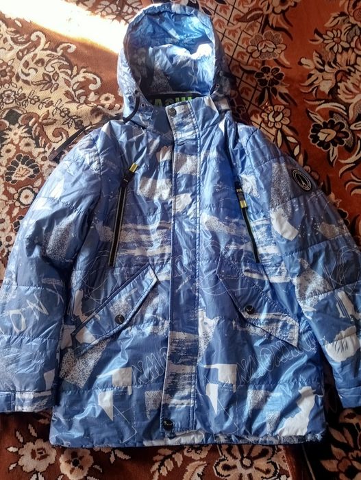 Продам куртку 152 см б/у