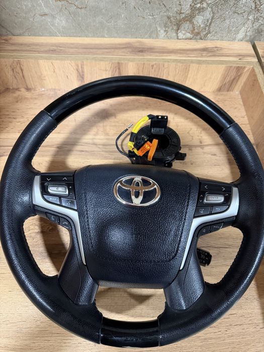 Продаю руль б/у от prado