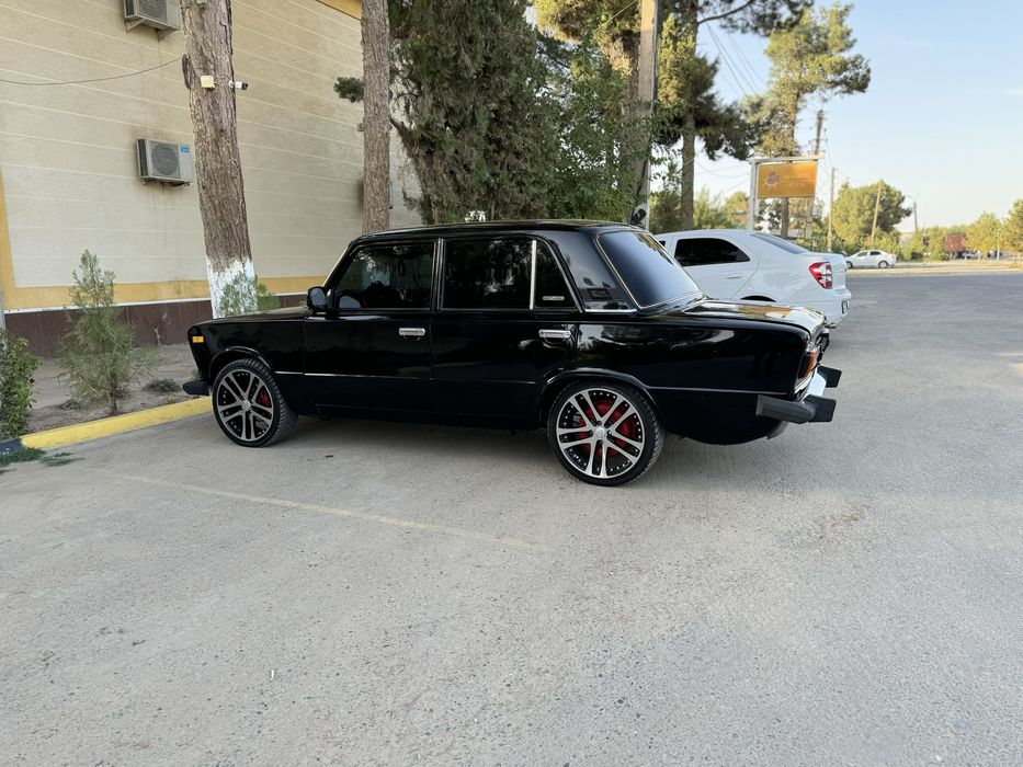 Srochni sotiladi vaz 2106