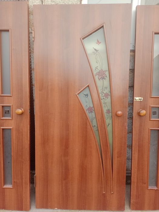 Б/у есіктер сатылады