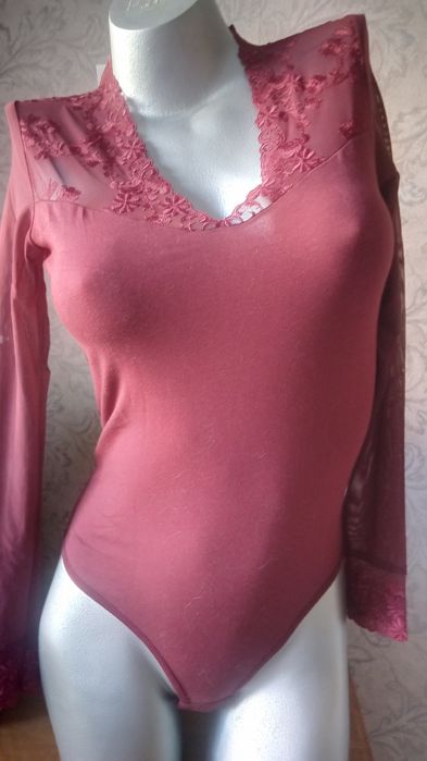 Ново дамско боди с дантела на изгодна  цена