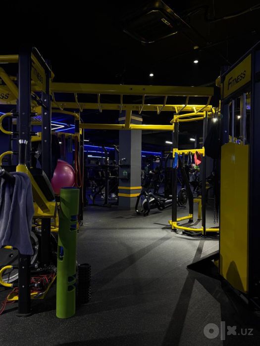 Срочно !!! Продаю годовой абонемент VIP LEMON FIT