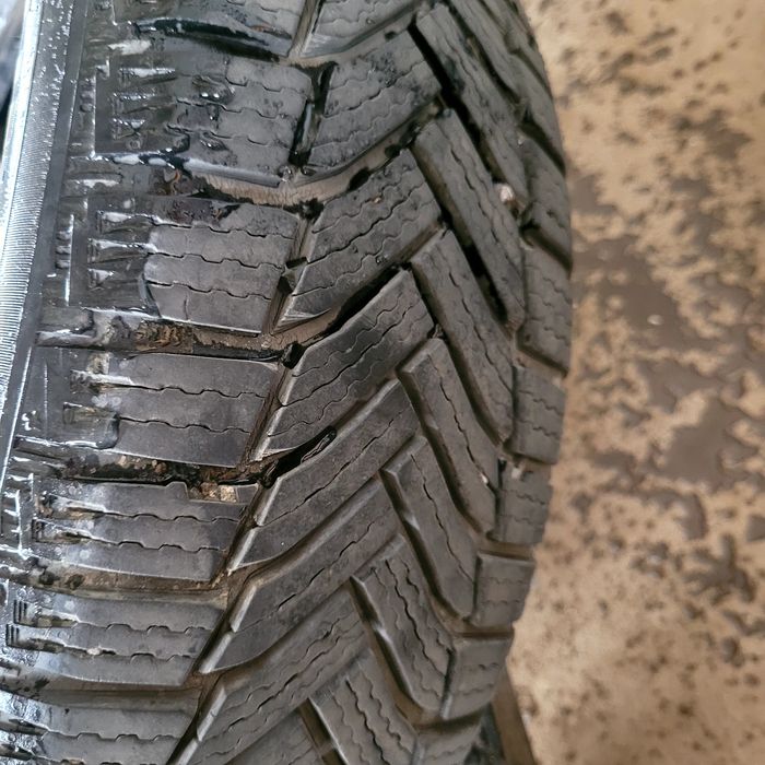 Anvelope Michelin Alpin 215 55 R 16