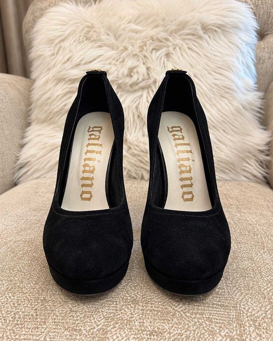 Pantofi John Galliano, mărimea 39, negri, piele întoarsă, toc înalt