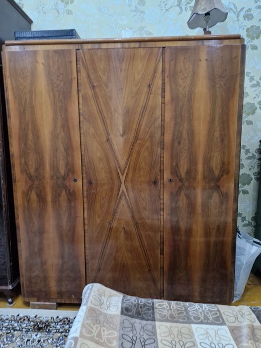 Дубовый шкаф 3-створчатый
