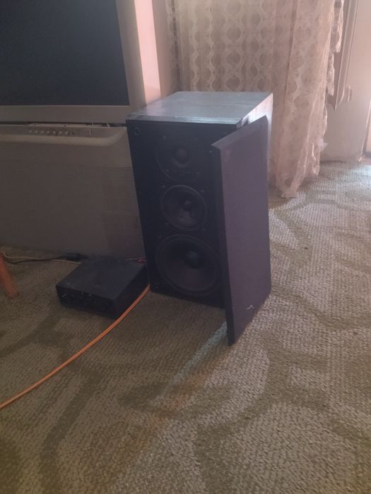 Продпродавам тонколони pilot студиини 2*100w100 W