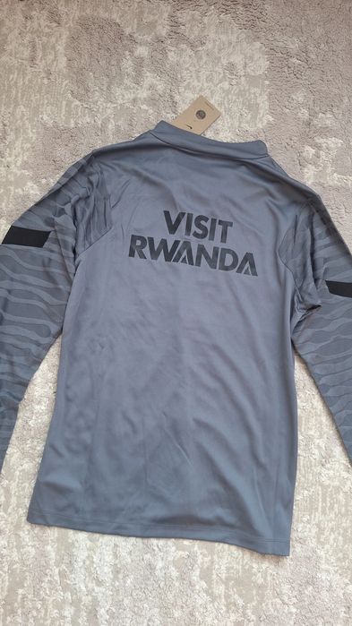 Compleu psg cu eticheta