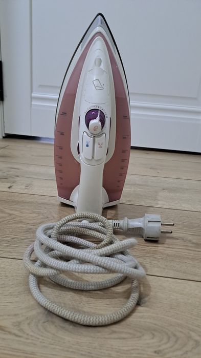 Продается Утюг Браун.