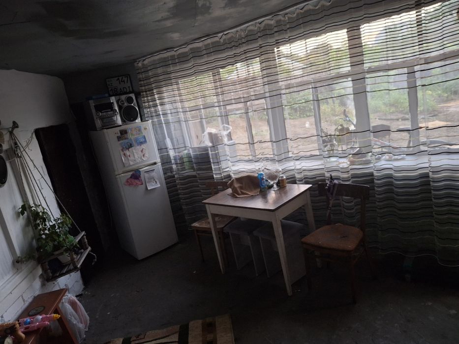 Продам кирпичный дом, 4 комнаты. Район Роща