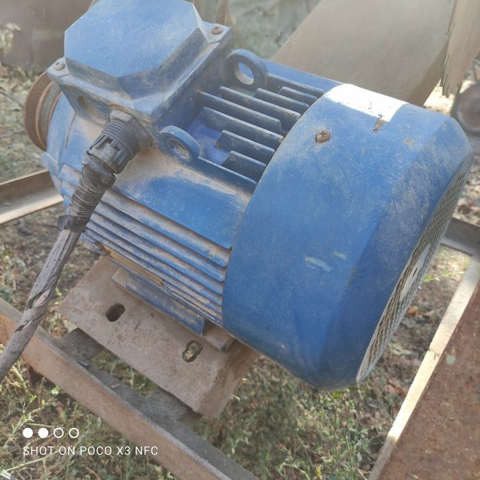 Продам циркулярную пилу.