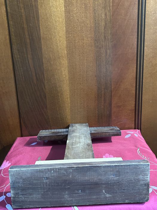 Crucifix Vintage din Lemn cu Isus din Alamă