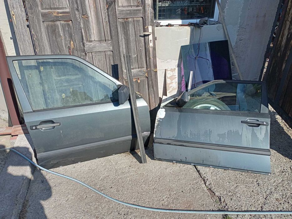 Врати за Мерцедес 124