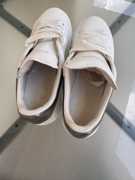 Vand adidasi Alexander McQueen