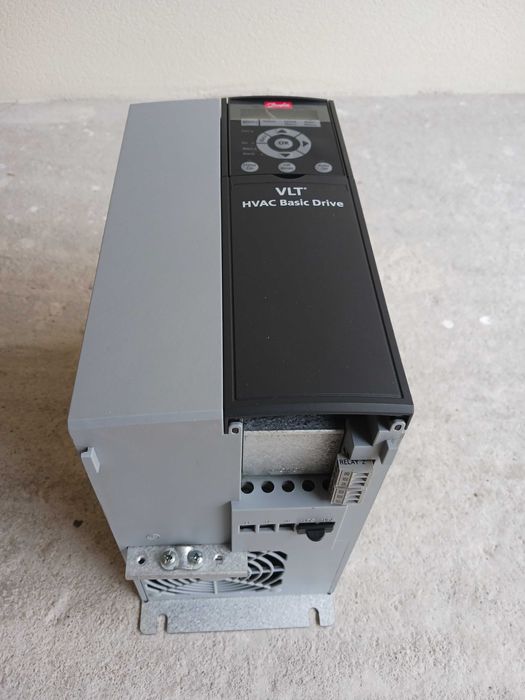 Честотен инвертор/регулатор 11kW Danfoss.