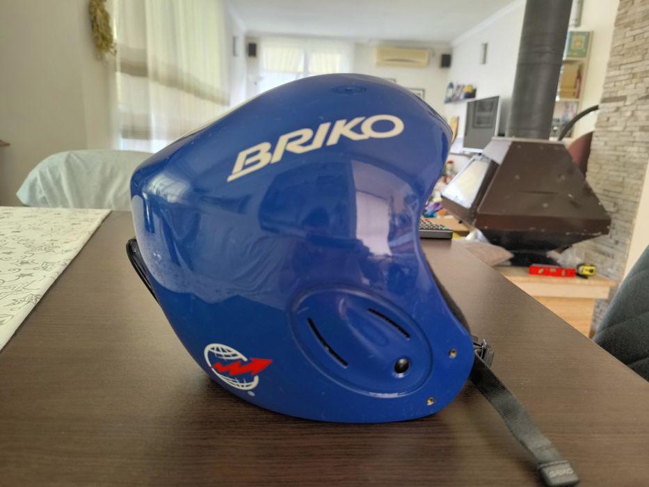 Скиорска каска briko