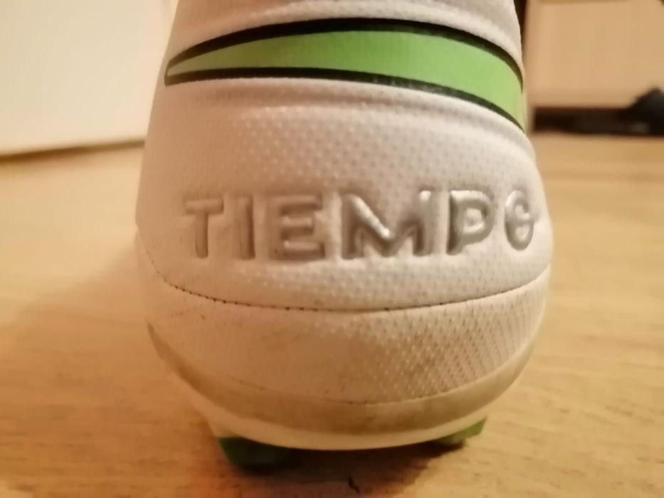 Бутонки Nike Tiempo Legend Club