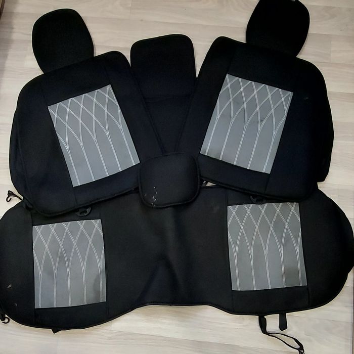 Продаются б/у чехлы для автомобиля