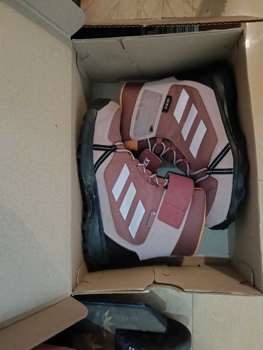 Ботуши Adidas за момиче, размер 36