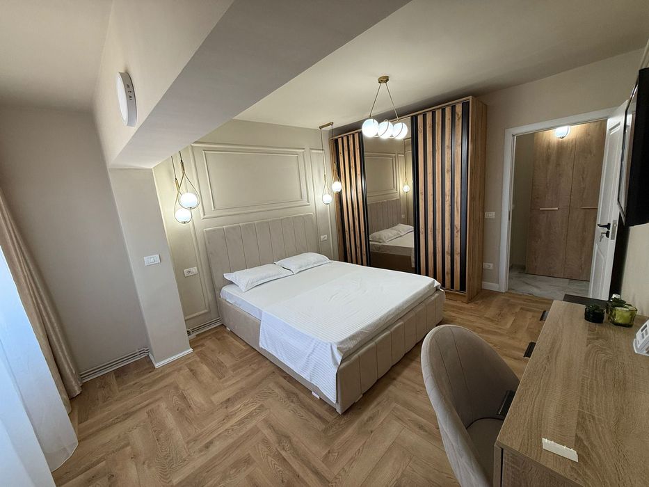 Închiriez apartament