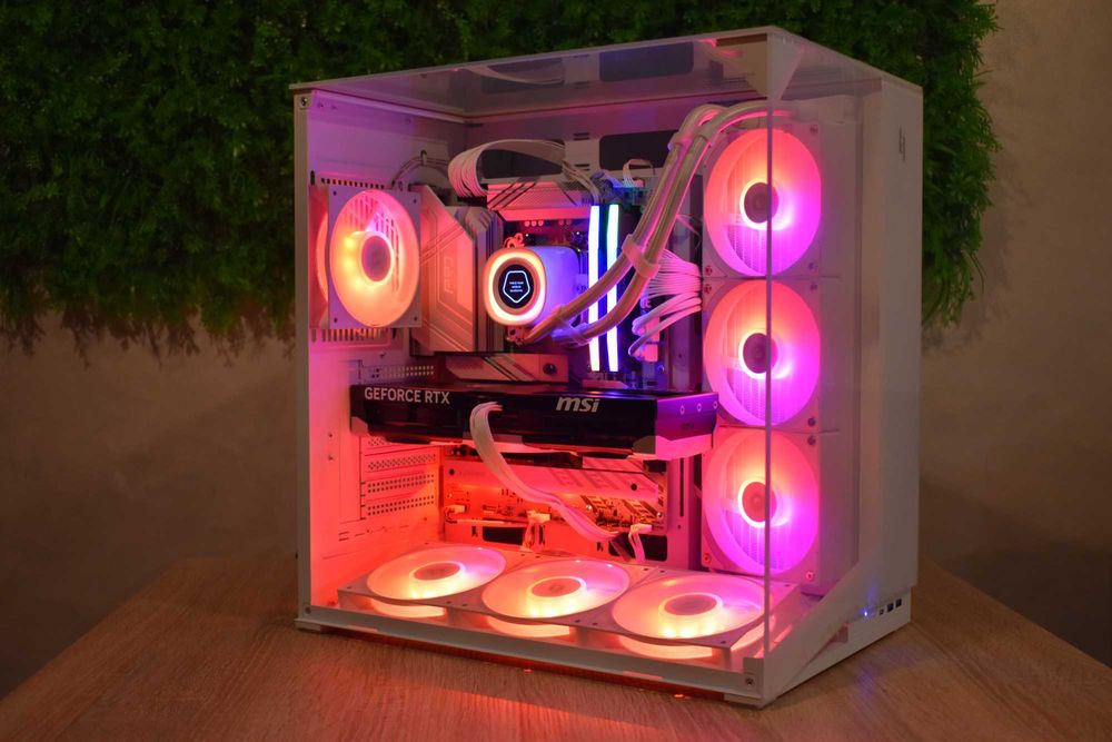 Геймърски Компютър Ryzen 7 9800x3d | RTX 5080 | 32GB RAM | 1TB Gen5 Ssd |