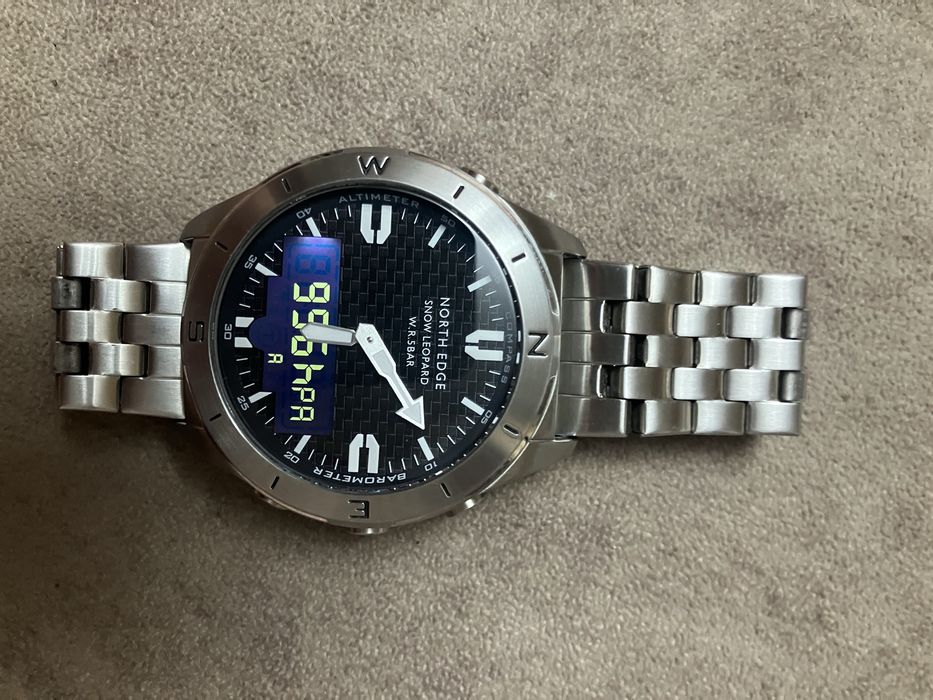 Наручные часы.