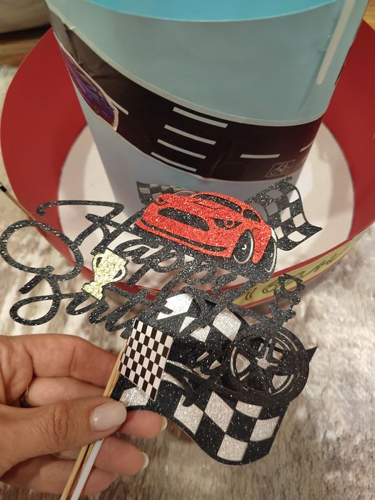 Торта от картон за рожден ден 10лв