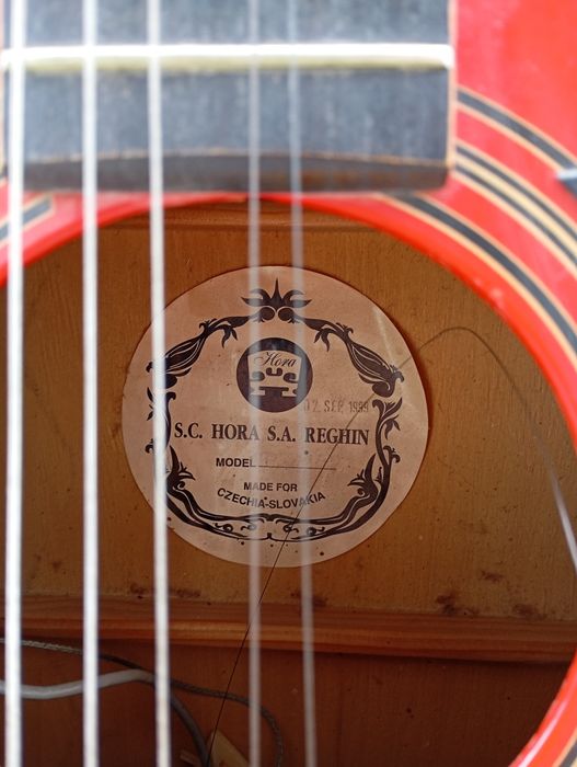 Chitara clasica din lemn