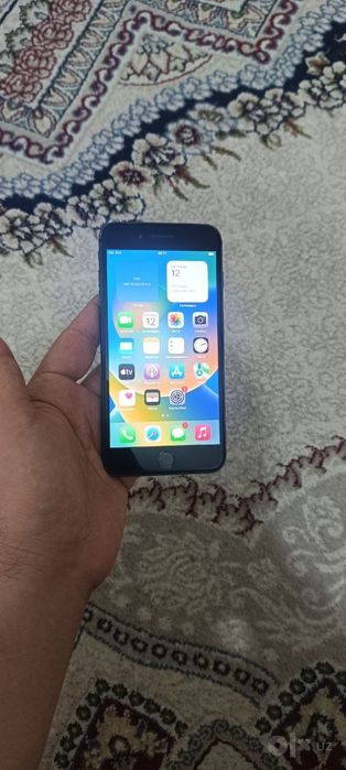 iphone 8+  qora rangda