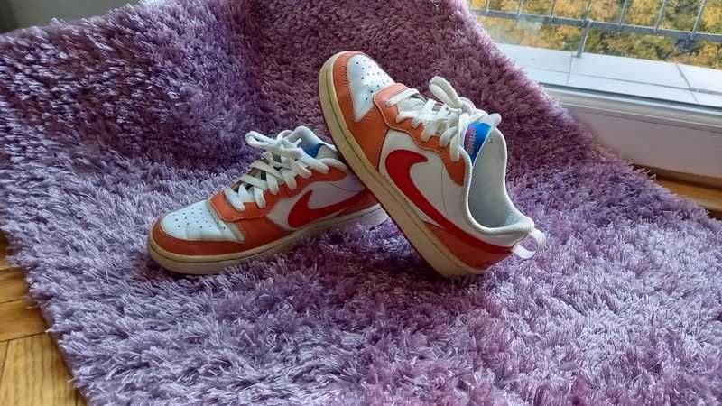 Teniși Nike cu talpă joasă