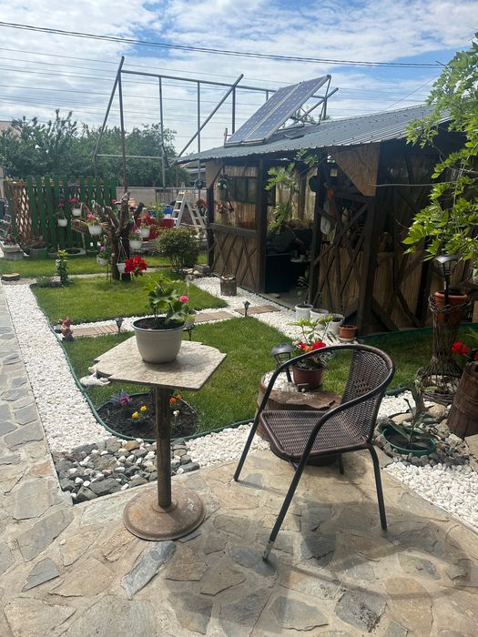 Vând casă cu afacere pe rol