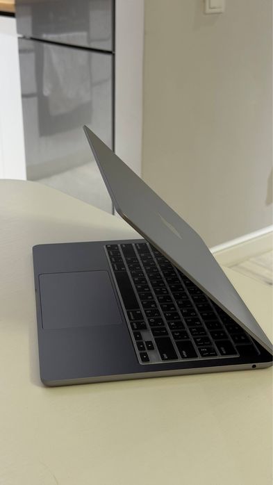 Продам MacBook на M2