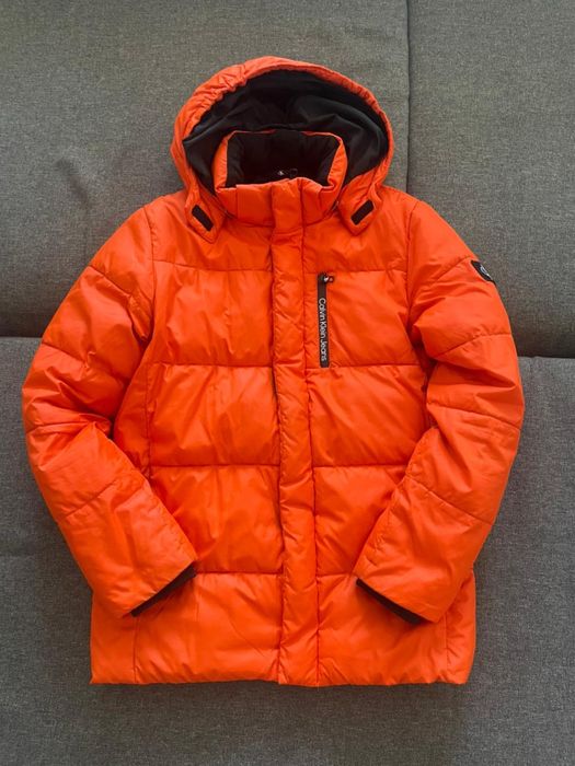 Продам пуховик calvin klein jeans