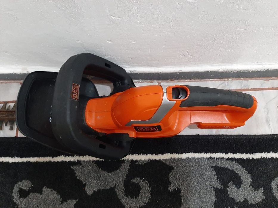 Vănd mașină de gardul viu pe acumulator
