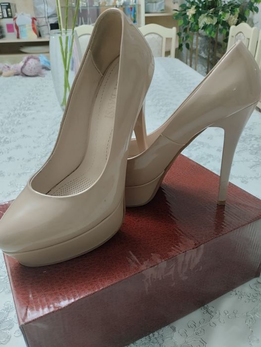 Продам обувь каблуки