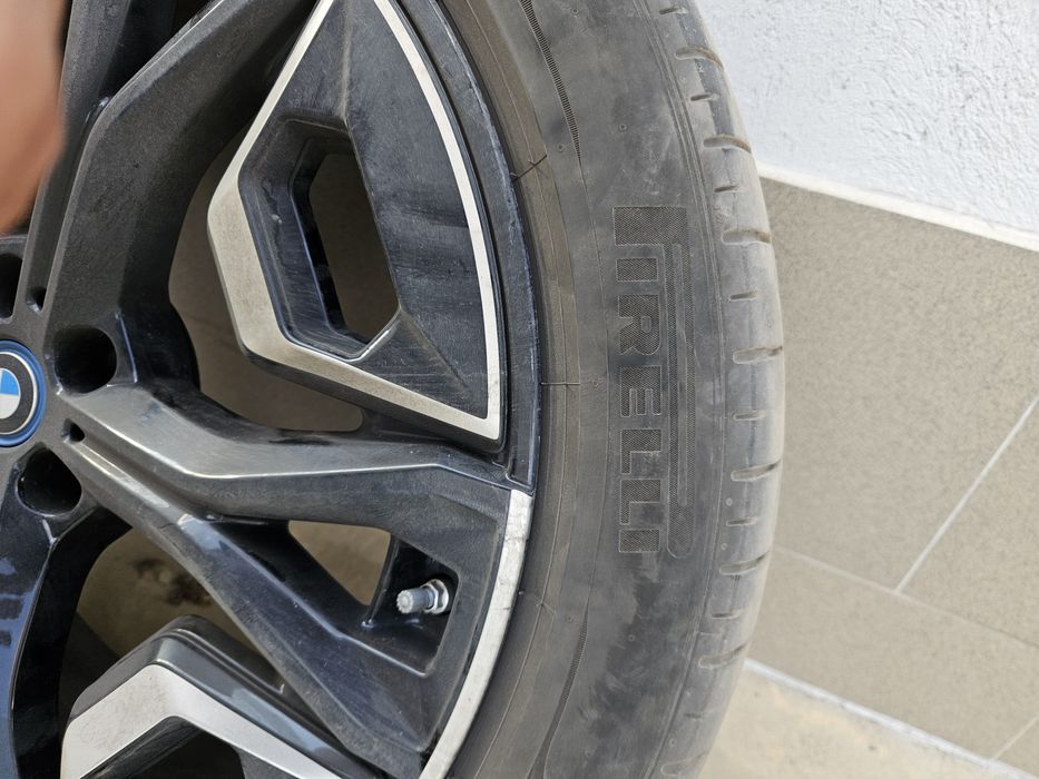 Джанти с гуми bmw ix i20 22" инча цола style 1020