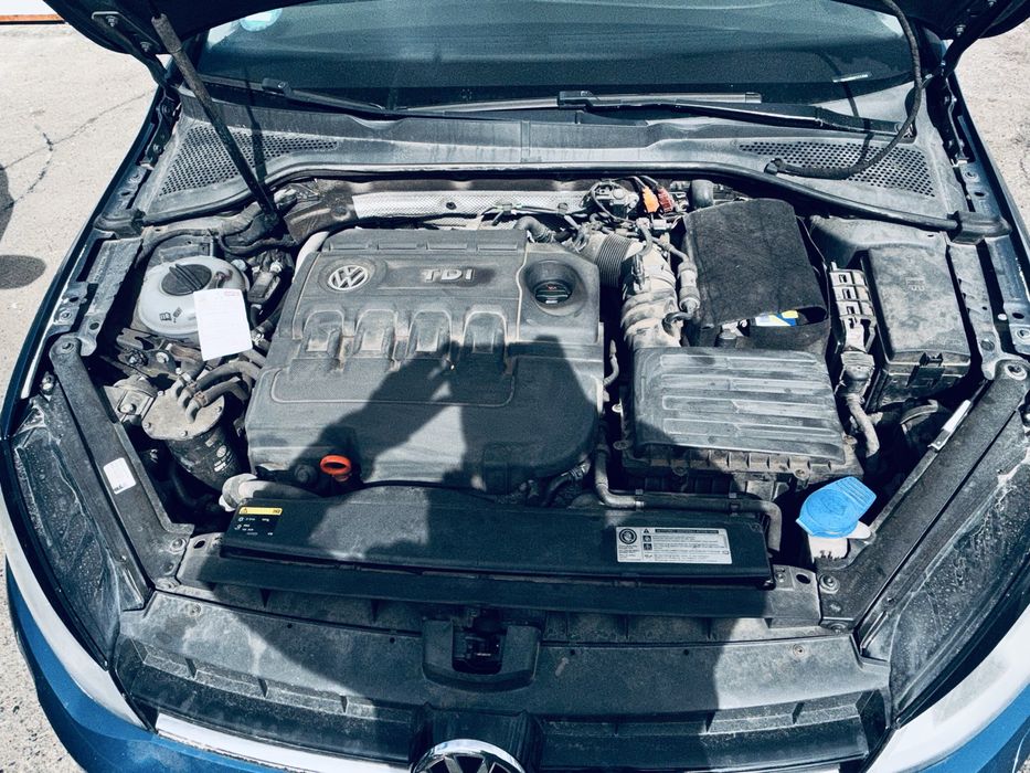 Golf 7 2 tdi запазен със малко забелешки