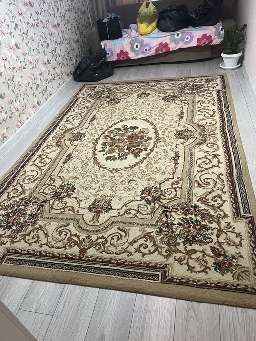 Ковер      б/у, килем