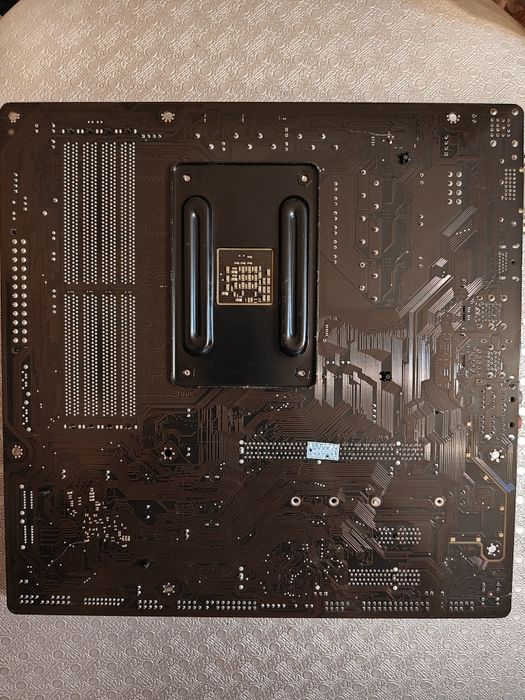 Auros B450m gigabyte + Ryzen 4500
