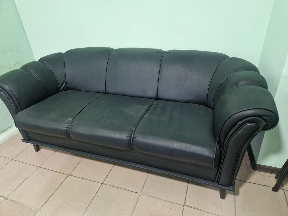 Продам офисную мебель.