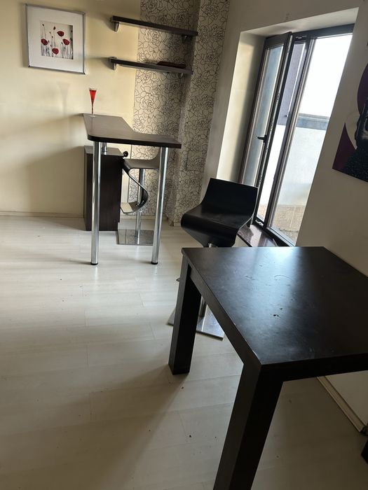 Vand diferite piese de mobilier