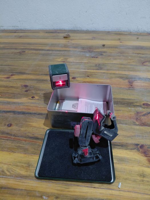 Лазерен нивелир бош