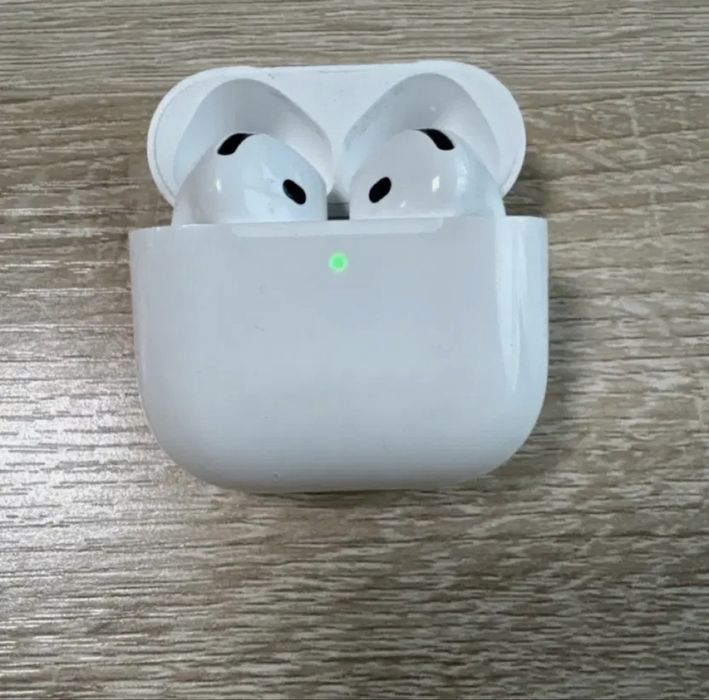 AirPods 4 (наушник)