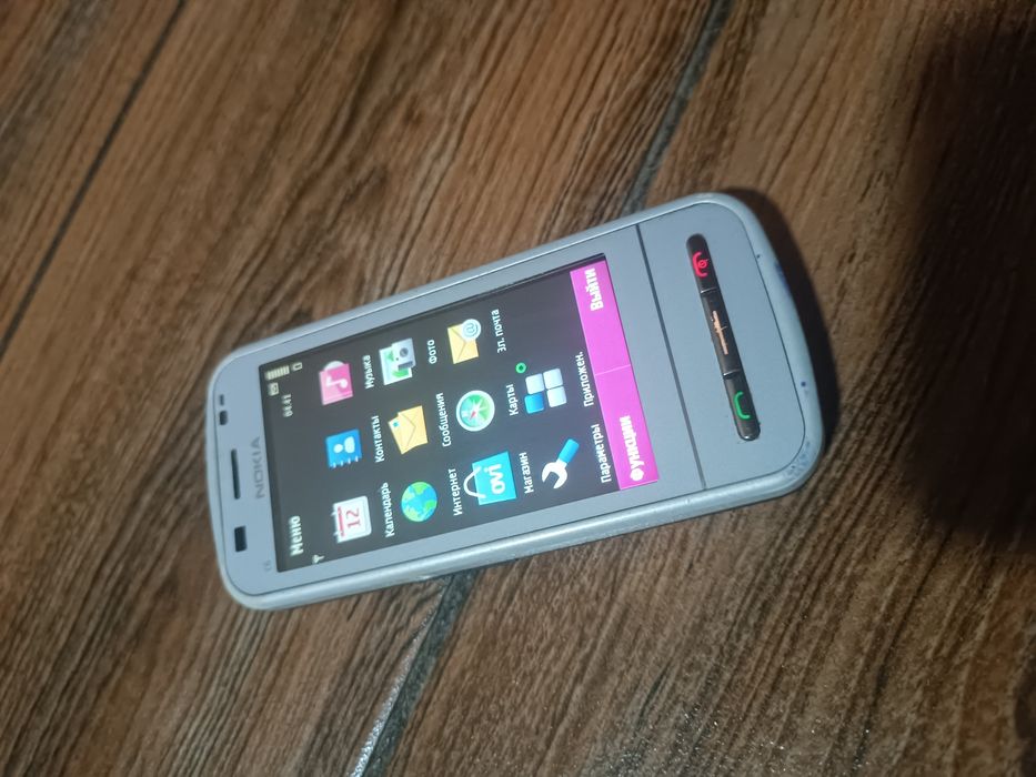 Nokia C6-00. Retro original!