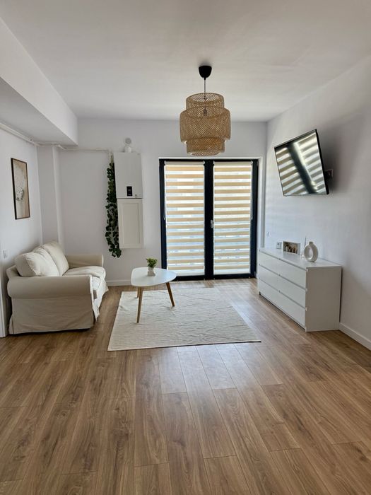 Inchiriez apartament