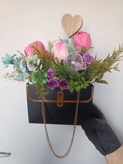 Кутия с вечни цветя