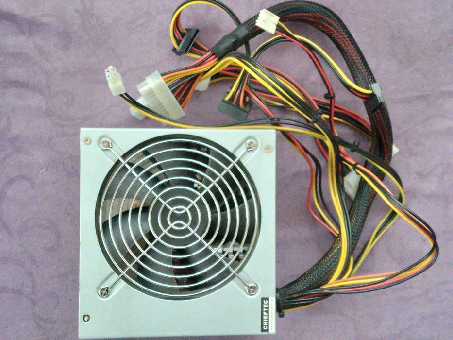 Компютърно захранване Chieftec 400W
