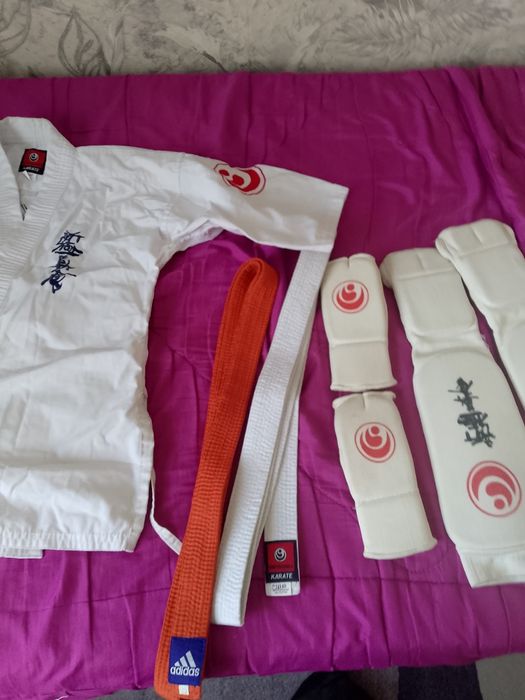 Продам кимоно для мальчиков и девочек