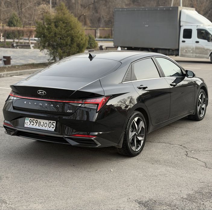 Nyundai Elantra 2021 2.0