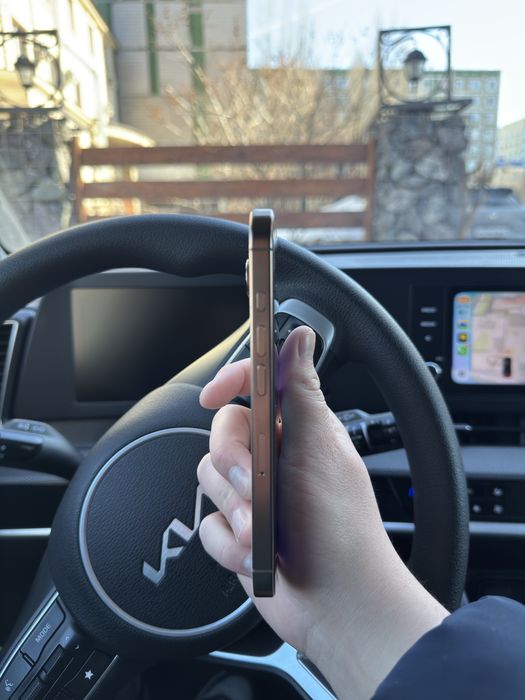 Iphone 16 pro на гарантий айфон 16 про