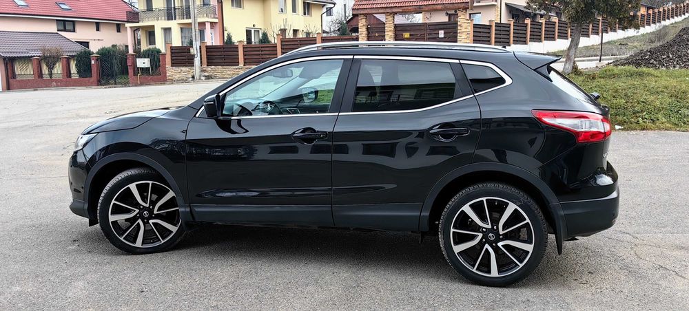 Nissan Qashqai automat / 360* / Piele / Panoramic / LED / Webasto